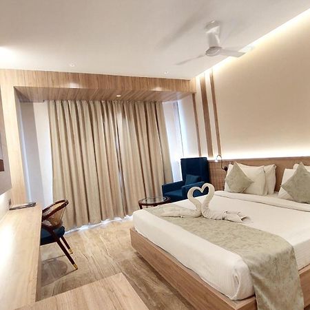 Hotel City Inn Váránaszi Kültér fotó