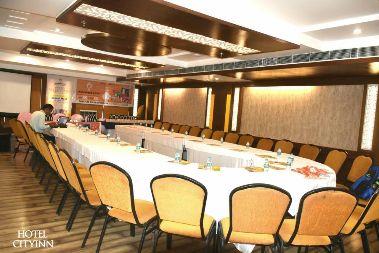 Hotel City Inn Váránaszi Kültér fotó